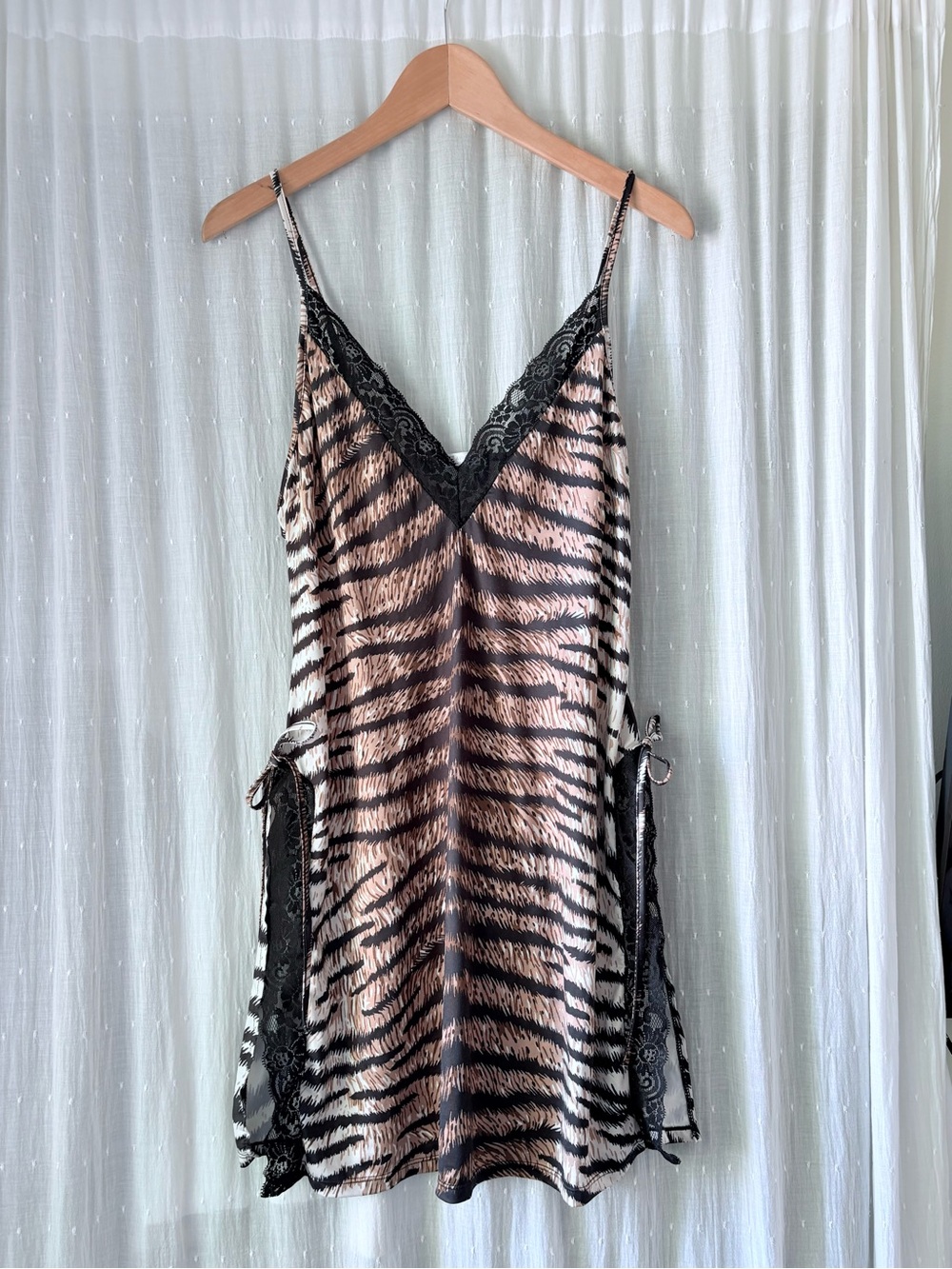 Avidlove Tiger-Print Slip Dress
